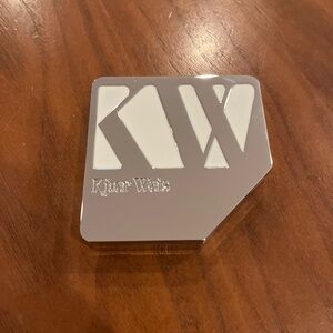 Kjaer Weiss foundation compact